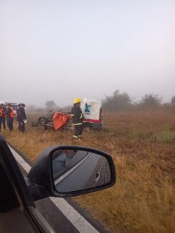 Un choque frontal entre un colectivo y un utilitario dejó una víctima fatal en Empedrado