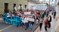 Corrientes: multitudinaria manifestación contra el veto a la Ley de Movilidad Jubilatoria