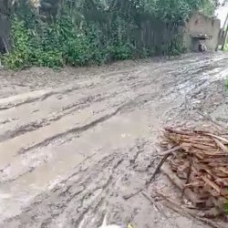 La lluvia expone el pésimo estado de las calles en Saladas