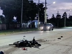 Otra tragedia en Saladas: un motociclista murió tras ser embestido en la Avenida Juan Pujol