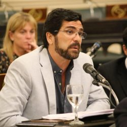 Barrionuevo: “El Gobierno hizo trampa en medio del partido”
