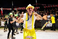 Entre samba y pasión: "Puchi" Almirón palpita el carnaval desde el corazón de Sambatuque