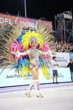 Iberá llevó el brillo del carnaval saladeño al Nolo Alías