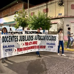 Masiva marcha docente en Saladas por salarios dignos y mejores condiciones laborales